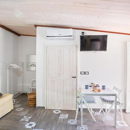 Tiny House 19 Terrace Aparment Apartment Полиняно а Маре Екстериор снимка