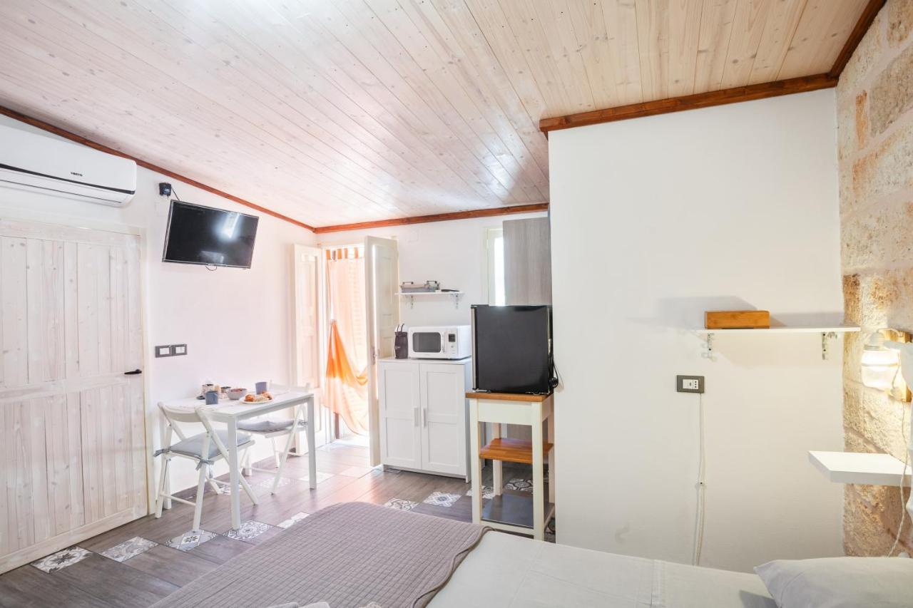 Tiny House 19 Terrace Aparment Apartment Полиняно а Маре Екстериор снимка