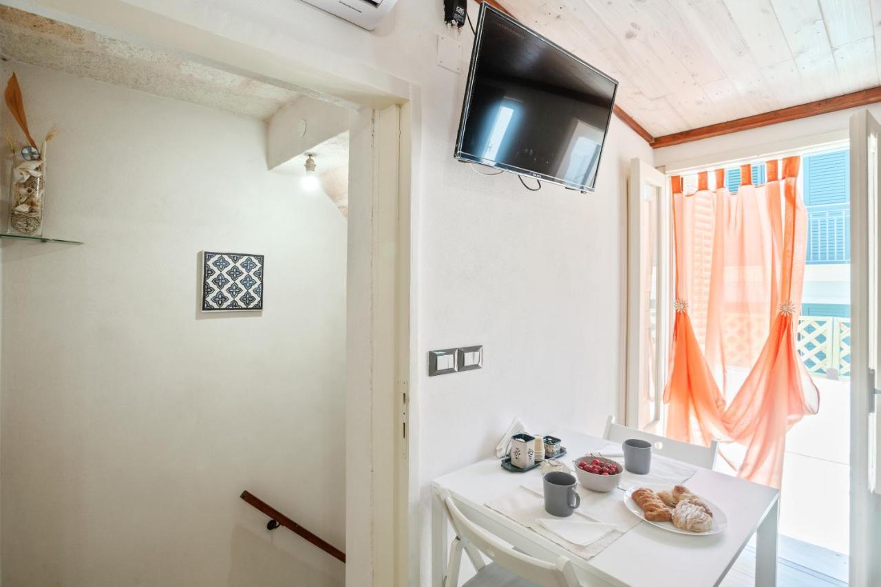 Tiny House 19 Terrace Aparment Apartment Полиняно а Маре Екстериор снимка