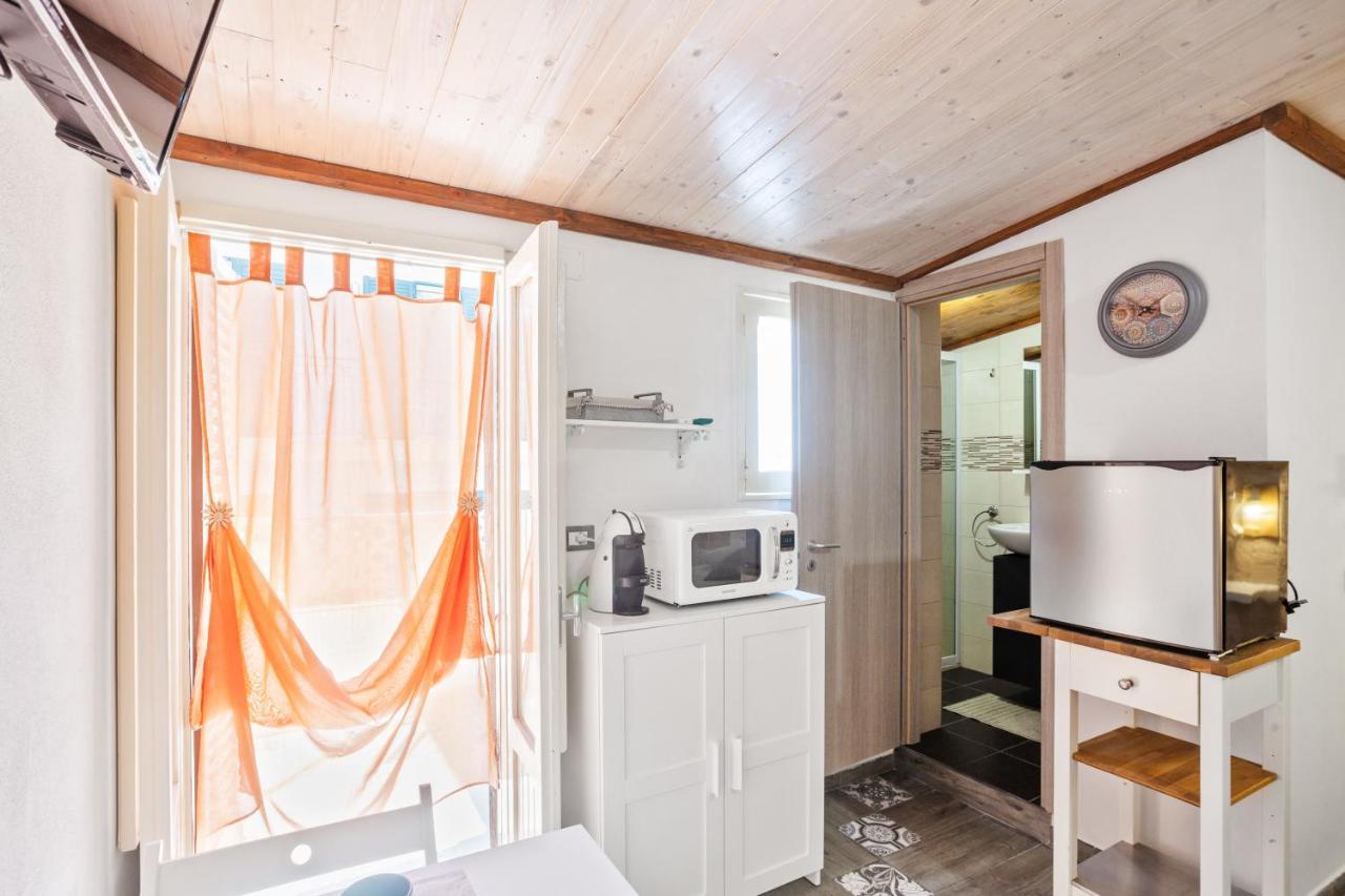 Tiny House 19 Terrace Aparment Apartment Полиняно а Маре Екстериор снимка