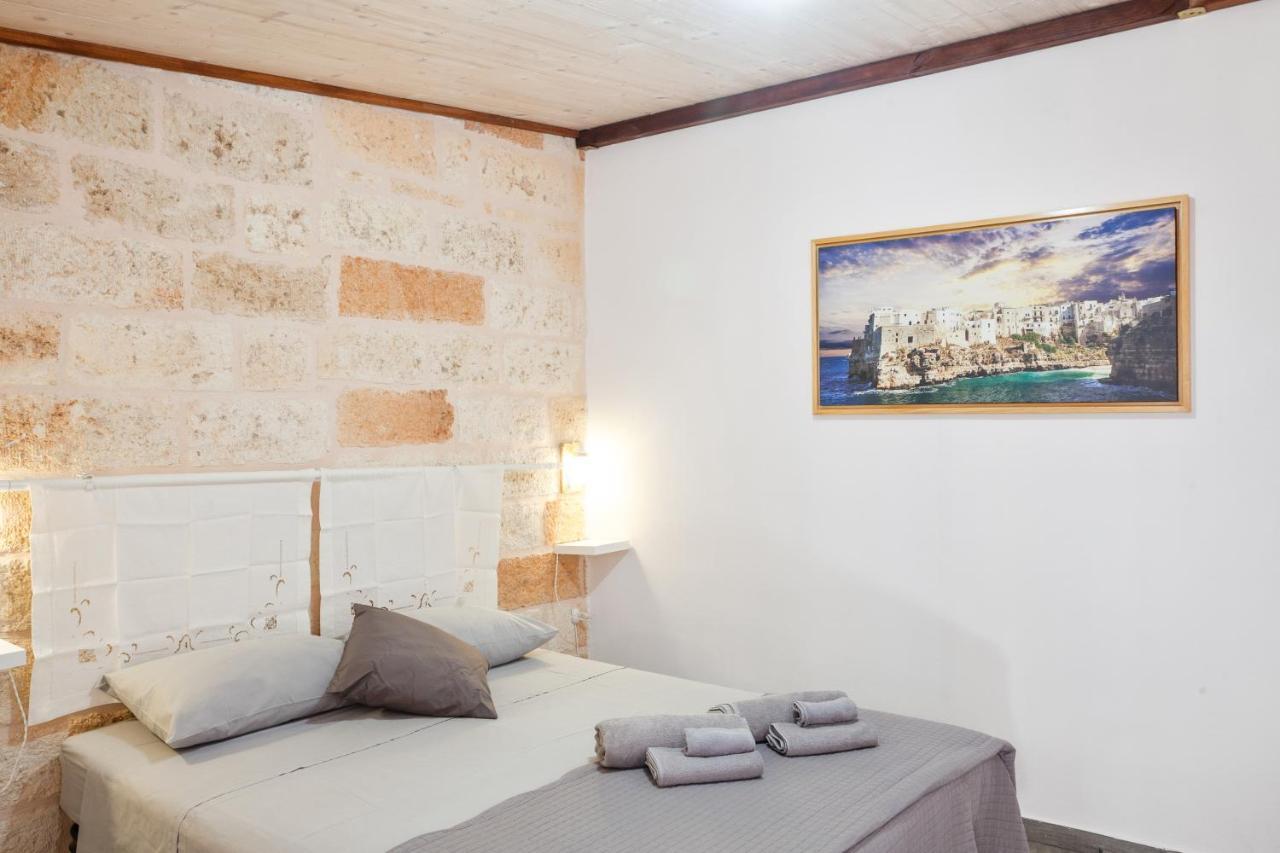 Tiny House 19 Terrace Aparment Apartment Полиняно а Маре Екстериор снимка