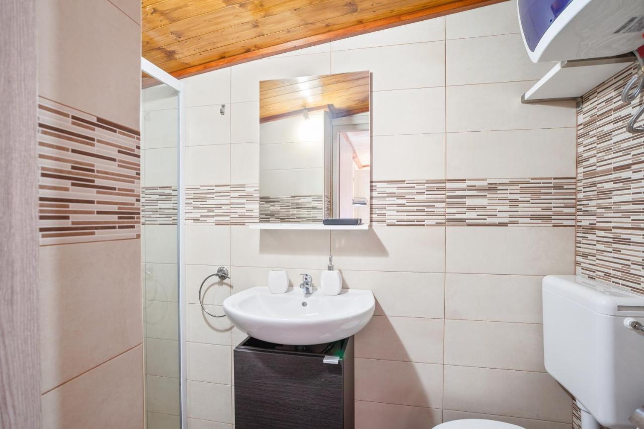 Tiny House 19 Terrace Aparment Apartment Полиняно а Маре Екстериор снимка