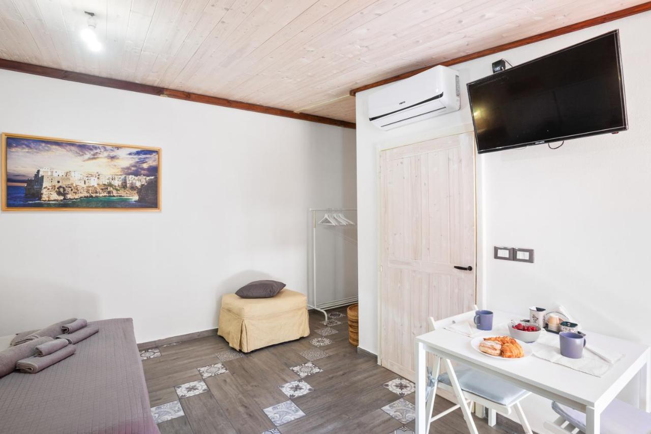 Tiny House 19 Terrace Aparment Apartment Полиняно а Маре Екстериор снимка